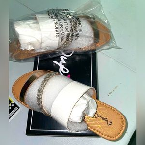 Brand New woman’s Sandals!